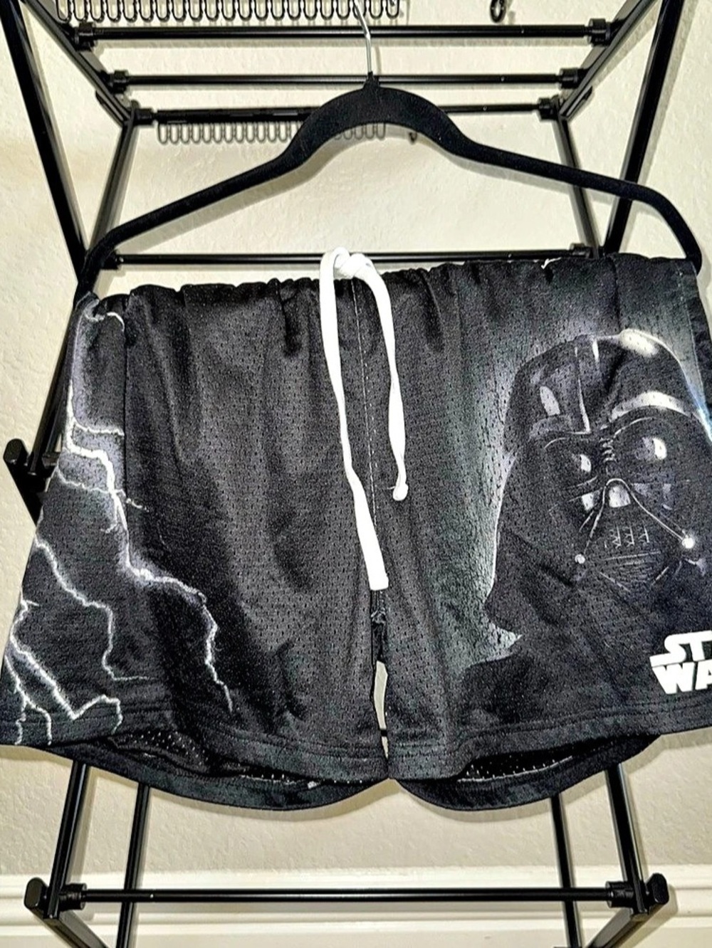 OnlyUs Star Wars Darth Vader Graphic Mesh Gym Shorts Mens Medium Black